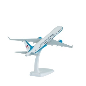 Macheta avion Air Force Two Boeing B757-200, plastic, 23.5, scara 1:200 - Img 2