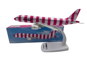 Macheta avion Condor Pink Airbus A320, plastic, 20 cm, scara 1:200 - Img 4