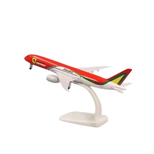 Machetă avion Alitalia Boeing B787, Ferrari livery, metal, 20 cm, scara 1:300 - Img 3
