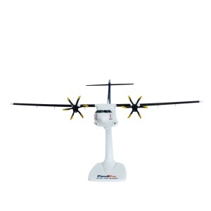 Macheta avion Fedex ATR-72 Freighter, plastic, 27 cm, scara 1:100 - Img 3