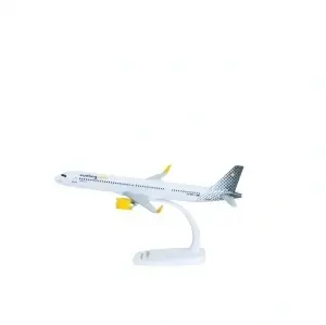 Macheta avion Vueling Airbus A321 neo, plastic, 22 cm, scara 1:200 - Img 2