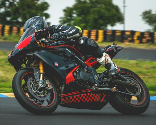 Vopsea motociclete custom și după cod culoare