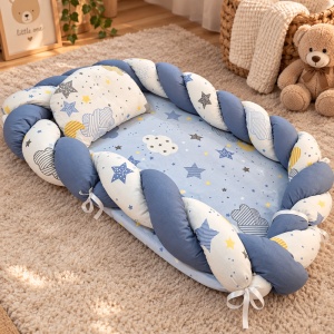 Baby nest impletit 60x80 cm cu pernuta, albastru, model cer Instelat pentru nou nascuti - Img 3