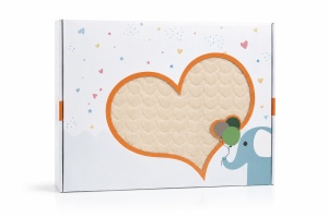 Paturica bebe bej cu inimioare embosate 100x100 cm pufoasa moale pentru nou nascut - Img 2