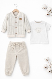 Set baieti 3 piese din in jacheta usoara tricou si pantaloni bej - Img 2