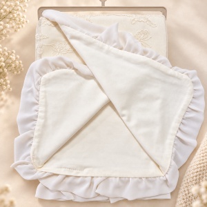 Set botez fetita premium 4 piese ivoire cu dantela, bumbac la interior si paturica eleganta - Img 5