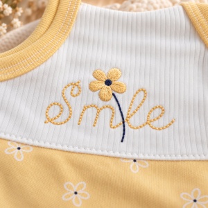 Set nou nascut 10 piese din bumbac, alb galben, margarete, paturica si accesorii - Img 2