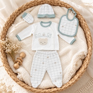 Set nou-nascut 5 piese din bumbac alb si verde salvie cu ursulet, carouri si pantaloni cu botosei