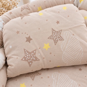 Baby nest impletit 60x80 cm cu pernuta, model Luna si Stelute, bej pentru nou nascuti - Img 5