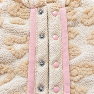 Costum bebe fetita 3 piese cu jacheta pufoasa, bluza si pantaloni crem cu detalii roz - Img 3