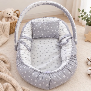 Cuib pentru nou-nascuti din bumbac, model stelute gri, baby nest 50x70 cm, prezentare in decor
