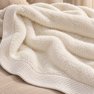 Patura bebe din lana naturala, imblanita, 95x85 cm, crem, tricotata cu dantela decorativa - Img 3