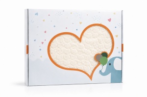 Paturica bebe ivoire cu inimioare embosate 100x100 cm pufoasa moale pentru nou nascut - Img 3