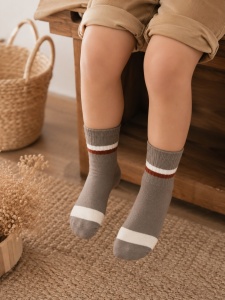 Set 3 perechi sosete copii crem, maro si gri unisex - Img 2