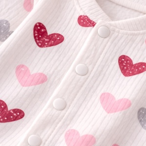 Set bebe bumbac 3 piese alb cu inimioare bluza pantaloni si caciulita - Img 3