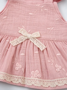 Set bebe fete 2 piese muselina roz – bluza tip rochita cu volane si pantaloni scurti - Img 4