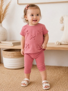 Set haine bebe fete 2 piese bumbac premium – tricou si pantaloni roz pudra cu fundite