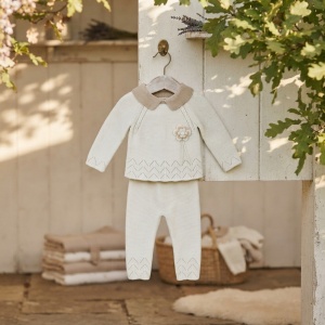 Compleu fetite 2 piese din bumbac 100%, bluza tricotata cu guler si floare, pantaloni, crem