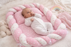 Cuib bebe protector roz cu stelute, baby nest nou nascut, 60x80 cm