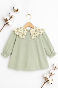 Rochie bebe fetita din muselina verde salvie cu bentita si guler floral eleganta - Img 4