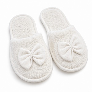 Set baie bebe 4 piese din bumbac, halat cu gluga, prosop, manusa si papuci, fundite, alb - Img 5