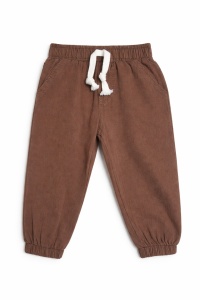 Set bebe baiat elegant body camasa bej pantaloni maro si palarie 3 piese casual - Img 3
