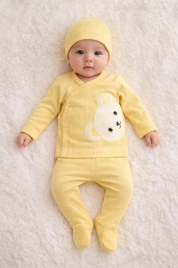 Set bebe galben 3 piese ursulet bumbac rib bluza pantaloni caciulita