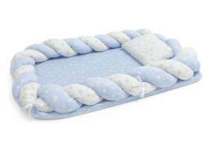 Baby nest bebe albastru cu stelute, cuib protector nou nascut, 60x80 cm, fotografie de produs pe fundal alb