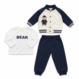 Costum bebe 3 piese bleumarin cu geaca matlasata, bluza Bear si pantaloni, fotografie de produs pe fundal alb