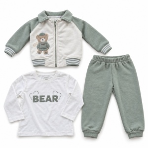 Costum bebe 3 piese cu geaca matlasata, bluza si pantaloni din bumbac, fotografie de produs pe fundal alb
