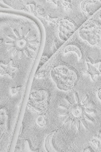 Paturica bebe gri cu model embosat 100x100 cm pufoasa moale pentru nou nascut - Img 5