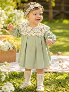 Rochie bebe fetita din muselina verde salvie cu bentita si guler floral eleganta