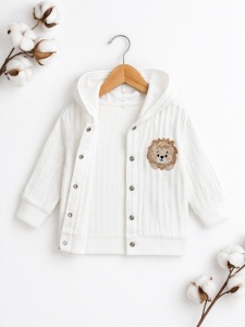 Set bebe 3 piese bumbac alb cu leu, body pantaloni hanorac nou nascut premium, fotografie de produs pe fundal alb