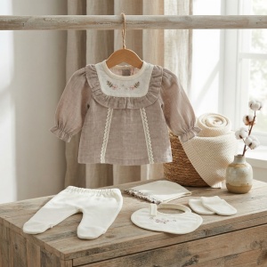 Set bebe fetita 5 piese din bumbac 100% cu bluza cu volane si broderie florala - Img 4