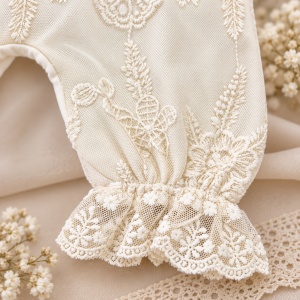 Set botez fetita premium 4 piese ivoire cu dantela, bumbac la interior si paturica eleganta - Img 6