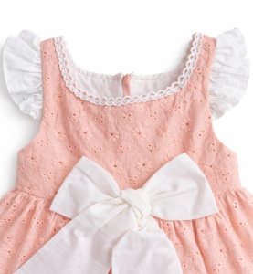 Rochita bebe fetita din bumbac roz cu fundita alba si broderie florala eleganta - Img 6