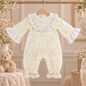 Set botez fetita premium 4 piese ivoire cu dantela, bumbac la interior si paturica eleganta - Img 3