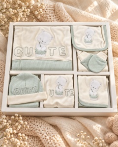 Set nou nascut 10 piese bumbac alb verde menta cu ursulet, paturica si accesorii - Img 2