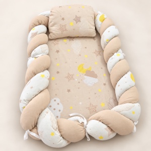 Baby nest impletit 60x80 cm cu pernuta, model Luna si Stelute, bej pentru nou nascuti - Img 3