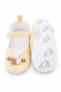 Balerini bebe eleganti crem cu floricele decorative, comozi si delicati pentru fetite - Img 3
