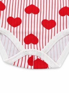 Body bebe cu maneca lunga, detaliu material si imprimeu cu inimioare