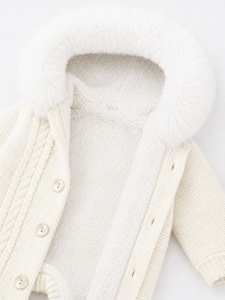 Combinezon bebe unisex ivoire tricotat, imblanit integral, cu gluga si blanita premium - Img 3