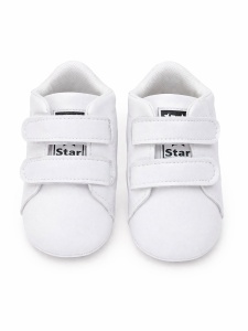 Pantofi bebelusi albi tip sneakers cu inchidere cu arici, talpa moale antiderapanta pentru primii pasi - Img 3