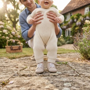 Pantofiori bebe bej din material textil cu sireturi si talpa moale - Img 2