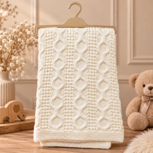 Patura imblanita bebe din lana naturala 95x85 cm, tricotata, crem - Img 2
