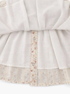 Rochie bebe fetita eleganta florala cu guler si fundita, fotografie de produs pe fundal alb