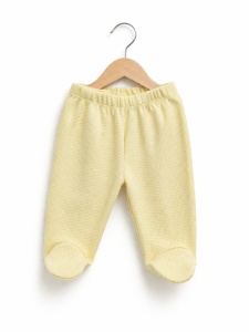 Set bebe unisex 5 piese din bumbac bluza pantaloni cu botosei caciulita manusi si bavetica - Img 5