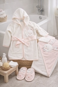 Set halat baie copii fetita 4 piese cu gluga iepuras, prosop baie copii si papuci bebe