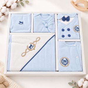 Set nou nascut 10 piese bumbac bleu alb cu salopeta, compleu elegant, paturica si accesorii - Img 3