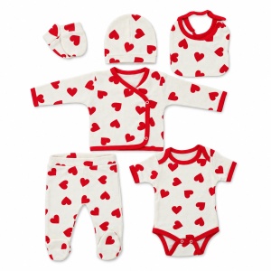 Set nou nascut 7 piese din bumbac crem cu inimioare rosii, body, pantalon si paturica - Img 3